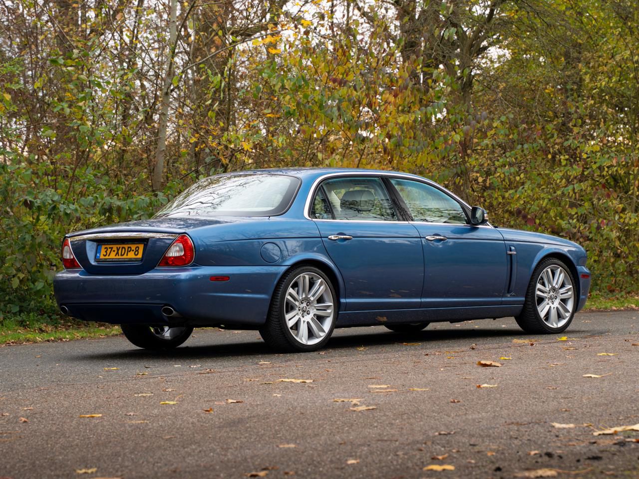 Jaguar XJ achteraanzicht