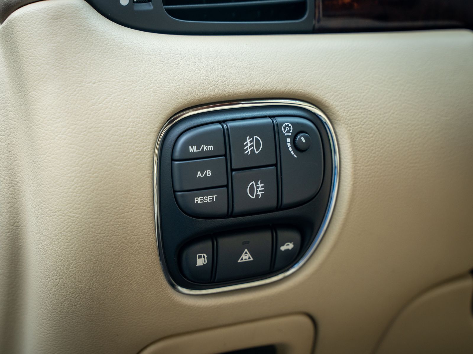 Jaguar XJ middenconsole knoppen